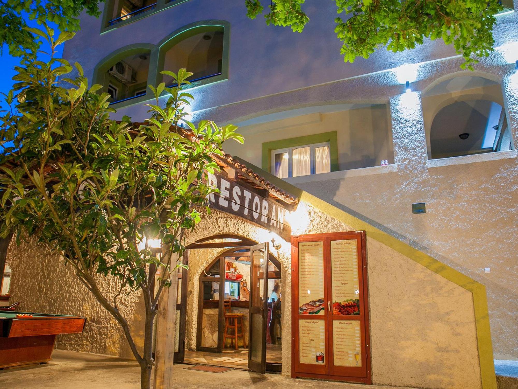 Hotel Pansion Nobel Petrovac Exteriér fotografie